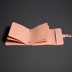 Bolsa Organizadora de Joyas Portátil de Lujo en Cuero PU con Diseño de Páginas Abatibles para Guardar Aretes y Accesorios de Viaje - Marca EQ, Ideal para Regalo - Product Image 4