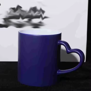 Venta al por mayor Taza de cerámica en forma de corazón con sublimación Diseño de amor Taza de regalo - Product Image 5