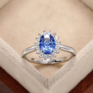 Anello Ovale Vintage Stile Reale, Accessorio Quotidiano da Dito per Donne, Elegante Gioiello da Festa - Product Image 1