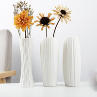 Vas keramik dengan gaya Nordic sederhana desain Japandi Pot lucu untuk penataan bunga kecil ornamen dekorasi rumah untuk ruang tamu