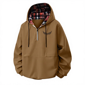 Chaqueta cortavientos marrón con capucha y cremallera de un cuarto para hombre, con forro a cuadros y logotipo bordado, estilo casual para otoño. - Product Image 1