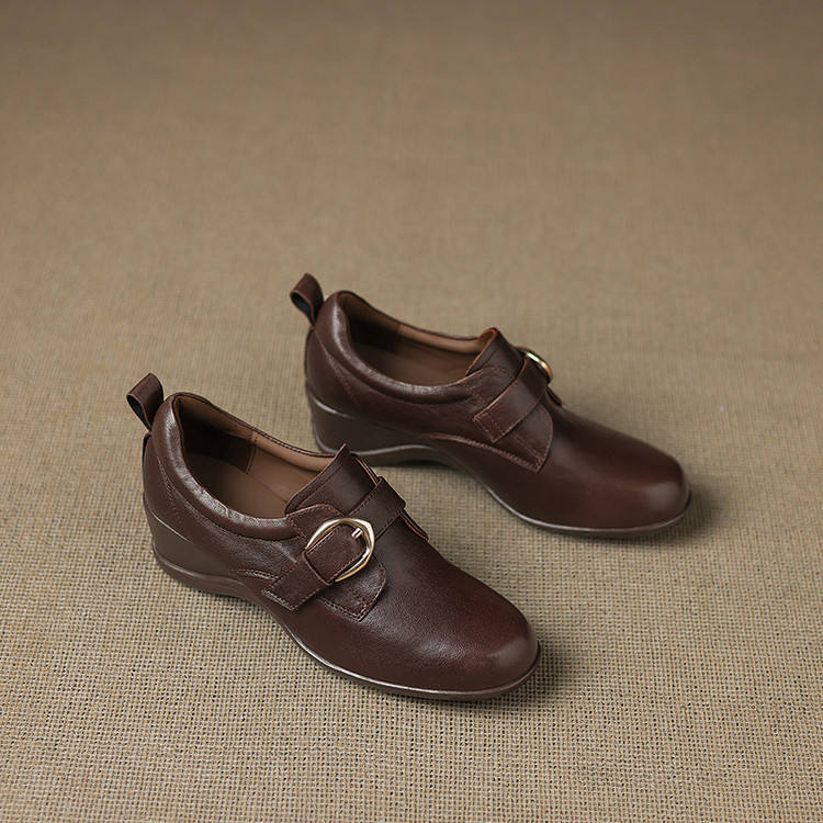 สีน้ำตาล