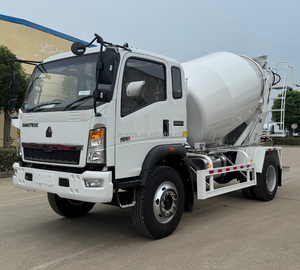 Camion malaxeur à béton SINOTRUK HOWO de 5 mètres cubes à haute capacité avec moteur haute puissance de 4L, couleur blanche - Product Image 6