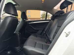 Volkswagen Sagitar 1.6L 2015 en promotion |   Berline d'occasion de qualité allemande, boîte automatique 6 vitesses, finition Confort - Product Image 6