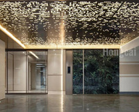 Conception personnalisée Lobby d'hôtel de restaurant Éclairage décoratif intégré Panneaux de plafond perforés pour système de plafond intérieur en aluminium