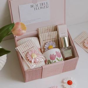 <span class=keywords><strong>Candele</strong></span> <span class=keywords><strong>Profumate</strong></span> a Forma di Piccola Margherita con Opzione di Vendita all'Ingrosso per Regali di Ritorno - Product Image 6