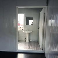 Toilettes publiques préfabriquées en acier à toit en pente, à faible coût, directement de l'usine, avec cabines séparées pour parcs et chantiers de construction