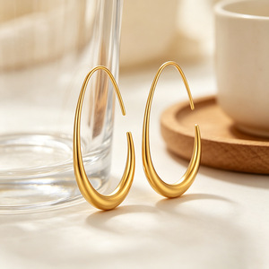 Boucles d'oreilles créoles minimalistes en forme de goutte d'eau, or, argent, acier inoxydable, bijoux tendance, à porter au quotidien, design géométrique - Product Image 3