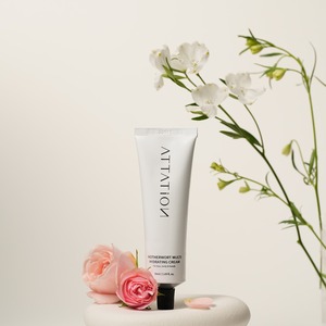 Crema Facial Hidratante y Nutritiva para Piel Sensible con Ceramidas, Péptidos y Cica para un Control Profundo de la Humedad, Cuidado de la Piel Coreano - Product Image 3