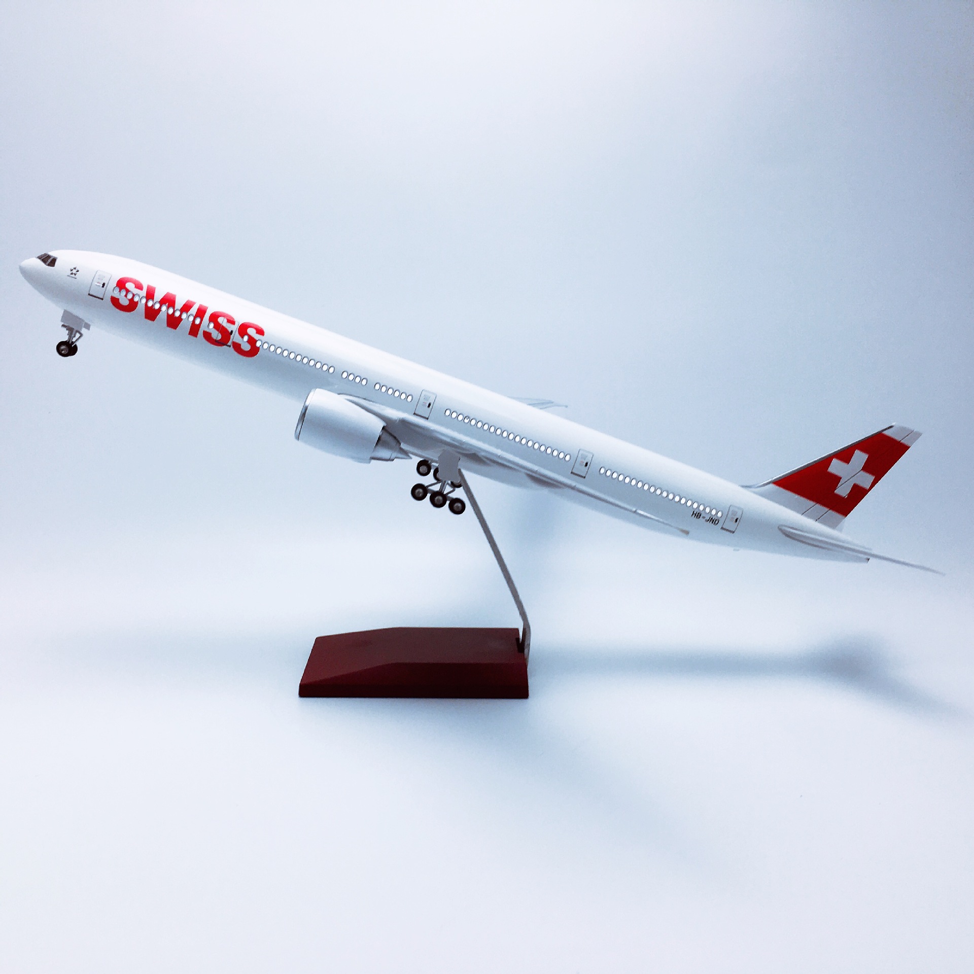 White-B777-300er