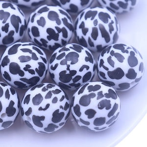 Nuevo 20mm redondo blanco negro moda suelta Chunky Gumball <span class=keywords><strong>Bubblegum</strong></span> estampado vaca acrílico cuentas para niños collar - Product Image 5