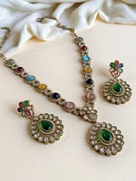 Ensemble collier et choker de mariage et de fête Royal Sabyasachi, bijoux indiens plaqués or 24 carats, tendance et élégant.