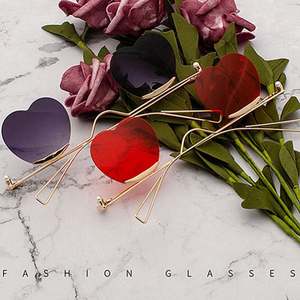 Gafas de Sol de Moda 2020, Estilo Vintage, Unisex, para Fiesta, Lentes Degradadas, Sin Montura, con Forma de Corazón Rojo - Product Image 3
