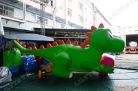 Grand dinosaure gonflable publicitaire pour la Saint-Valentin, personnage de dessin animé vert d'extérieur