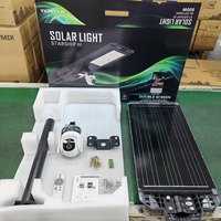 360 °   Lampadaire Solaire avec Caméra Double Objectif, Suivi Humain IA, Enregistrement 24/7 AOV, CCTV Sans Fil 4G/WiFi pour Sécurité Extérieure