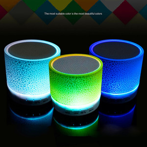 Sıcak satış fabrika fiyat taşınabilir Mini Led ışık akıllı kablosuz Bt hoparlörler S10 Fm radyo ile - Product Image 4