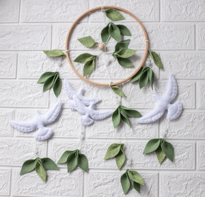 Móvil para Cuna de Bebé con Diseño de Paloma, Móvil de Pájaros Blancos para Cuna, Decoración Neutral para Cuarto de Bebé - Product Image 5