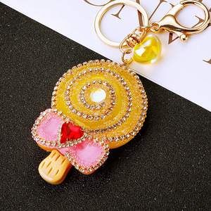 Porte-clés mignon en forme de sucette, rond, en plastique, avec strass, couleurs jaune, rose, bleu, corail, mousqueton - Product Image 5