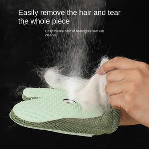 Köpek banyo kedi penye malzemeleri için tarak şamandıra saç kaşıntı masajı ile çevre dostu plastik Pet temizlik eldiveni - Product Image 4