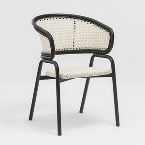 Chaise en aluminium massif au design nordique moderne, fauteuil en rotin avec canne en frêne pour hôtel, salon et restaurant - Product Image 1
