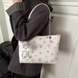Nouveau <span class=keywords><strong>Sac</strong></span> Fourre-tout Femme 2026 Élégant Grande Capacité à Bandoulière avec Motif Nœud Papillon et Pendentif Nuage – Collection Designer - Product Image 2