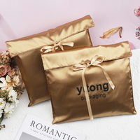 Sac à main enveloppe cadeau avec logo personnalisé imprimé poussière de satin pour vêtements emballage sac enveloppe de rangement pour perruques cheveux satin de soie dorée