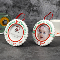 Cadre photo de Noël pour bébé, ornement pour le 1er Noël de la grand-mère, designs 'All I Want', DJ 4x4'', rond en céramique, résistant à l'eau et aux UV
