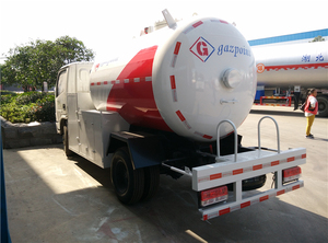 Bobtail Gas LPG 5000L, Bowser transportasi LPG 2.5ton dengan pompa dan meteran aliran - Product Image 3