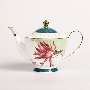 La <span class=keywords><strong>tazza</strong></span> di <span class=keywords><strong>tè</strong></span> del caffè della decalcomania floreale di lusso moderna di nozze mette l'insieme di <span class=keywords><strong>tè</strong></span> del caffè della porcellana dell'osso per i regali - Product Image 6