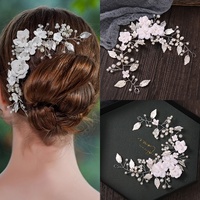 Serre-tête floral blanc avec fleurs en argile douce et fausses perles, bandeau en alliage à feuilles pour la danse, les mariages et les événements formels