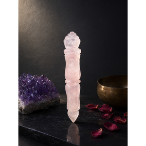 Tallado de cuarzo rosa de un phurba tradicional - Tallados en piedras preciosas y cristales - 5 pulgadas y 75 g (0.16 lb) - Product Image 3