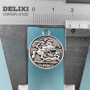 Colgante redondo con cabeza de <span class=keywords><strong>princesa</strong></span> a <span class=keywords><strong>caballo</strong></span> estilo retro, accesorios de joyería de aleación de zinc DIY, collar y pulsera encantadores - Product Image 3