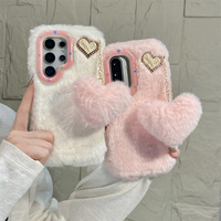Coque de téléphone en peluche douce et moelleuse Kawaii avec breloque cœur et pompon pour Samsung Galaxy S26 Ultra S25 S23 A57 A56