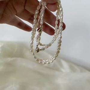 Collier minimaliste français pour femme, perle baroque naturelle irrégulière, forme de cœur, boucle magnétique, chaîne de clavicule, petit collier - Product Image 3