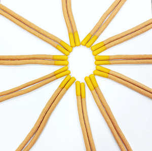 Boucle en métal personnalisée en corde ronde en polyester multicolore de 5 mm de large et tête en silicone, cordon de serrage personnalisé, haute qualité. - Product Image 6