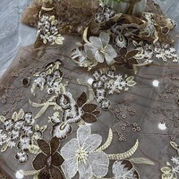 Vente directe usine – Tissu en dentelle vintage brodée lourde en tricot de tulle pour rideaux de filles – 100 % acrylique