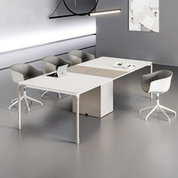 Table de conférence longue et minimaliste de style moderne ; Ensemble chaise et bureau de direction compact et spacieux ; Table de formation de luxe léger