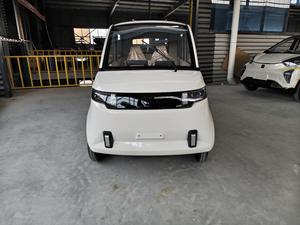 Mini Auto Elettrica per Adulti in Vendita Diretta dalla Fabbrica, Velocità 35km/h, Batteria al Piombo-Acido, Capacità 4 Persone - Product Image 4