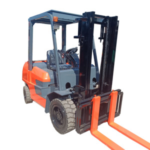 Montacargas Diésel TOYOTA Usado, GLP, 3 Toneladas, Neumáticos Sólidos, Todoterreno, Desplazamiento Lateral, Contrapeso, con 1 Año de Garantía - Product Image 1