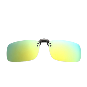<span class=keywords><strong>Lunettes</strong></span> de soleil à clipser JP42-1 avec vision nocturne UV400 <span class=keywords><strong>Lunettes</strong></span> de pêche de conduite Cadre clair ou rouge Caractéristiques Flip and Clip - Product Image 6