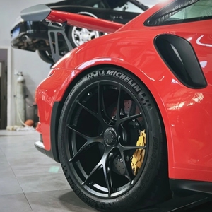 ล้อแม็กซ์ SHIN Forged Monoblock สำหรับรถยนต์นั่งส่วนบุคคล แบบ Center Lock สีดำ ขนาด 18 19 20 21 นิ้ว สำหรับรุ่น 991 911 GTS GT2 GT3 Turbo S 718 GT4 - Product Image 1