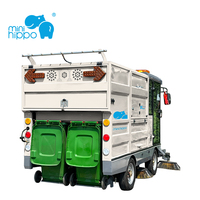 Mini machine de nettoyage de rue Hippo avec bacs à déchets de 480 L montés à l'arrière et système de contrôle de la poussière