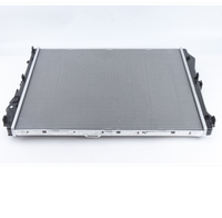 Nouveau Radiateur de Voiture Pièces Détachées Auto OEM 0995006901 Radiateur Soudé à l'Aluminium avec Cuves en Plastique pour Mercedes-Benz W213 W253