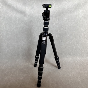 Treppiede per Fotocamera MARCH Telescopico Estetico Opaco 2m Non Riflettente in Fibra di Carbonio 3K, Produttore Originale per Riprese Furtive - Product Image 2