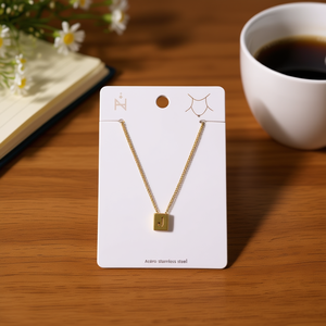 Collana in acciaio inossidabile con ciondolo a forma di lettera J 12x14 cm, tono oro, gioielleria raffinata - Product Image 2