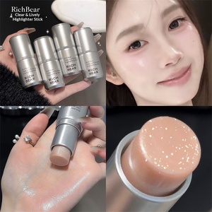 Rich Bear RB6001 Stick Illuminateur Pressé Effet Peau Éclatante <span class=keywords><strong>pour</strong></span> Femme, Contour Naturel, Illuminateur Fin Scintillant, <span class=keywords><strong>Bronzer</strong></span>, Ombre à Paupières et Fard à Joues - Product Image 4