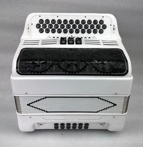 Accordéon à boutons diatonique 34 boutons 12 basses 3 registres couleur blanche système B/C professionnel Bayan pour spectacle de musique folklorique - Product Image 3