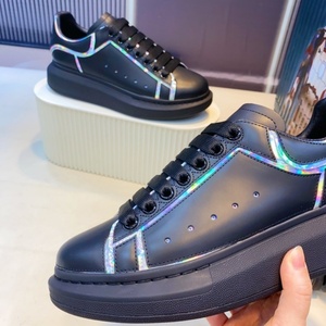 Chaussures de skate décontractées en cuir pour femmes, plates, personnalisées, noires, à lacets, tendance, et chaussures de sport Alexand pour hommes - Product Image 3