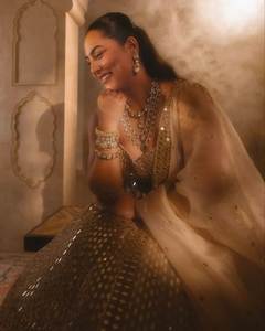 Último diseñador puro Karishma seda pesada adornado Lehenga Choli hermoso bordado pesado lentejuelas trabajo indio paquistaní - Product Image 3