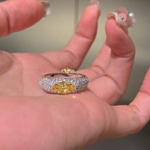 Anillo de Plata Pura S925 con Diamante Amarillo de Alta Calidad, Diseño de Ojo de Caballo Oculto, Chapado en Oro Champagne, Anillo Moderno - Product Image 1